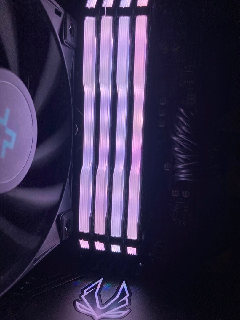 メモリー CORSAIR VENGEANCE RGB PRO 32GB DDR4