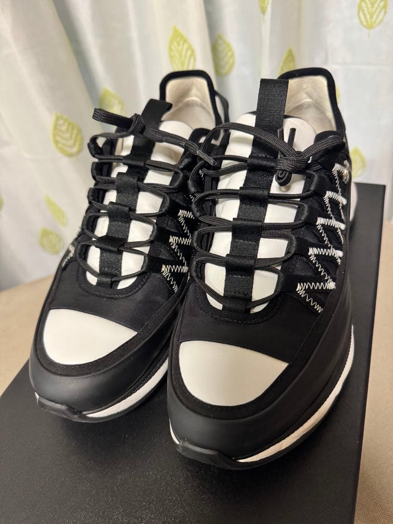 CHANELスニーカー　ブラック/ホワイト42