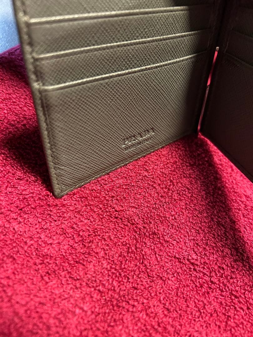 松本宝飾　PRADA グレー マネークリップ