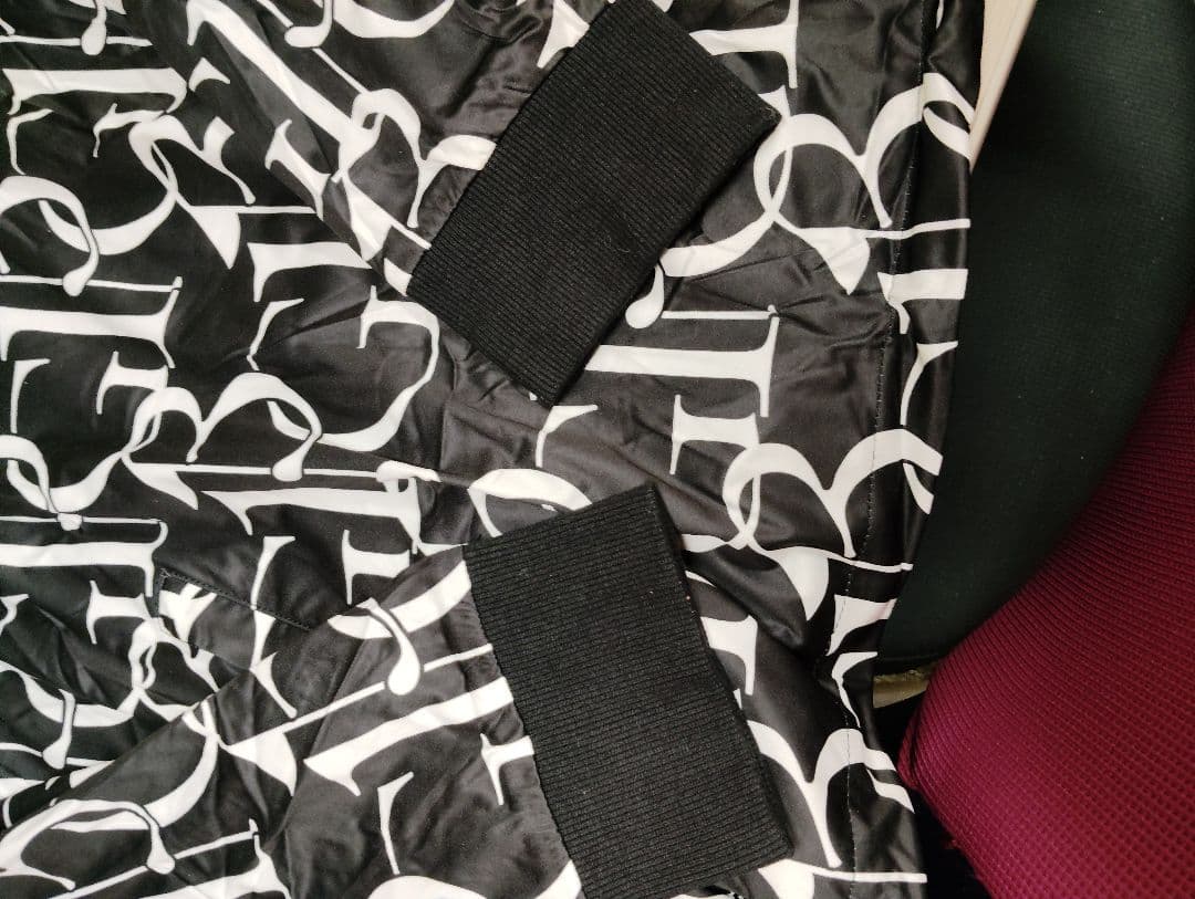 1PIU1UGUALE3 GOLF プルオーバースニードジャック ブルゾン