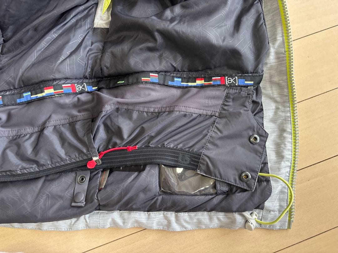 ＜再値下げ中＞BURTON 【ak】 GORE-TEX スノボジャケットメンズM