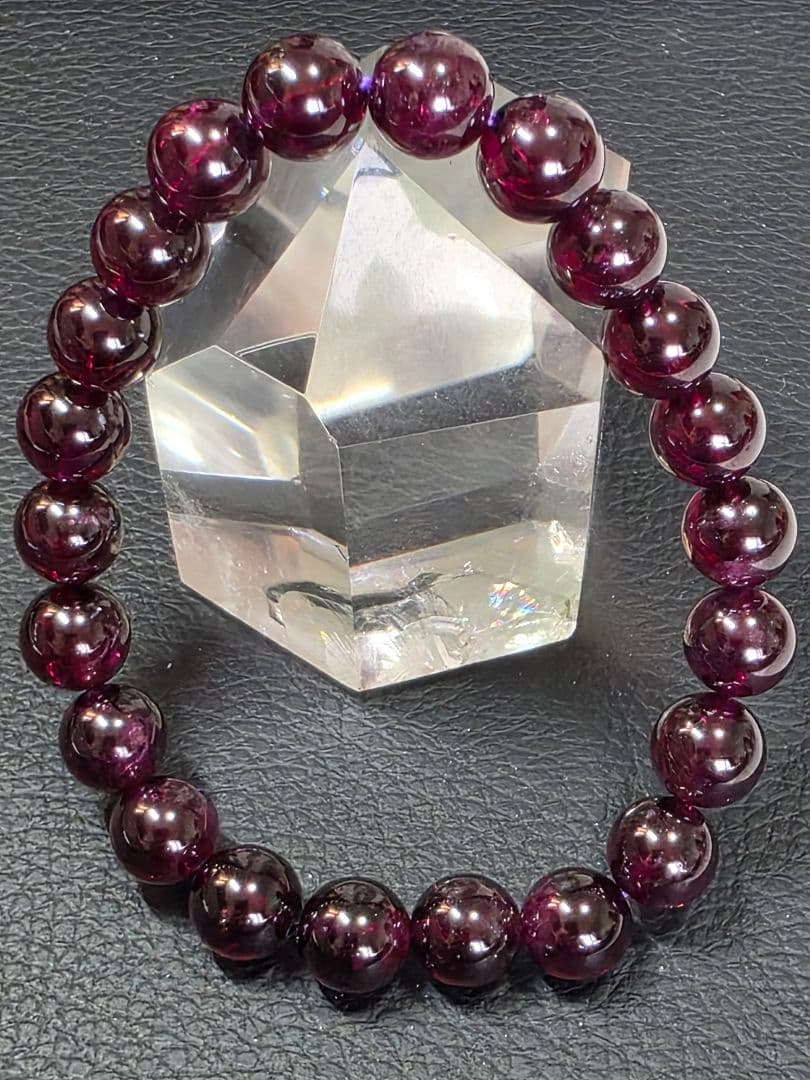 8.8ミリ ロードライトガーネットブレスレット