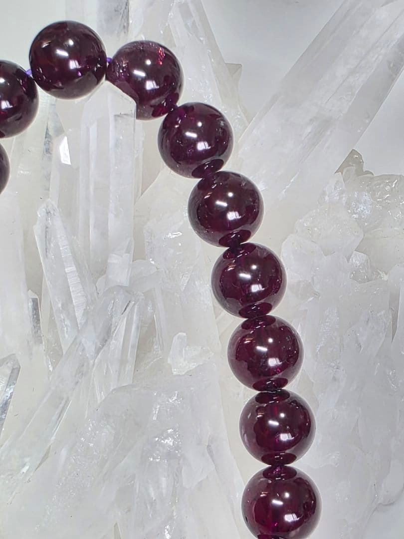 8.8ミリ ロードライトガーネットブレスレット