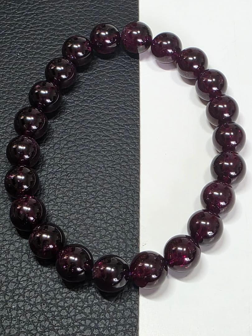 8.8ミリ ロードライトガーネットブレスレット