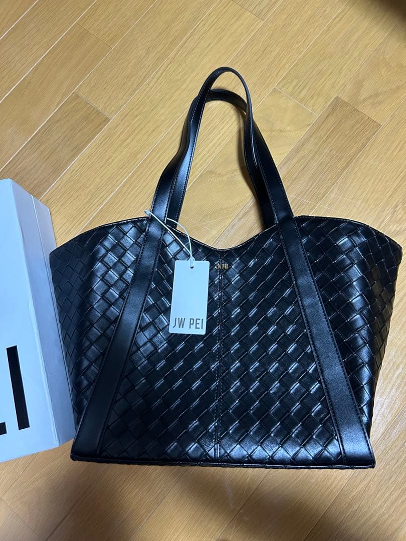 【新品未使用】JW PEI Kiana 大容量編み込みトートバッグブラック