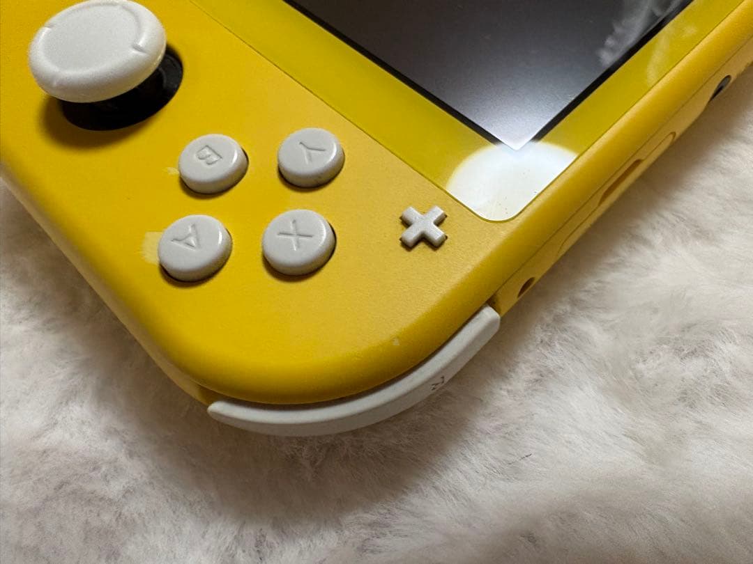 Nintendo Switch Lite イエロー ジャンク品(充電器付き)