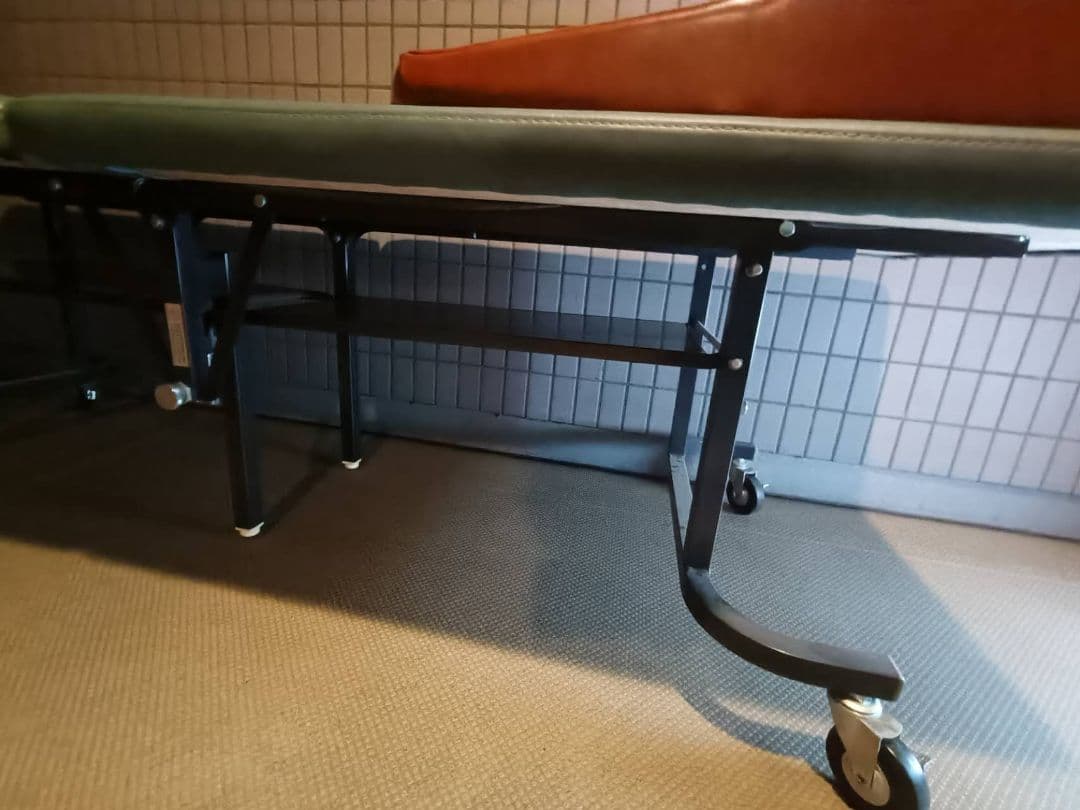 マルゼン 折りたたみベッド 折り畳み式マッサージ台、エステ施術ベッド　整体院