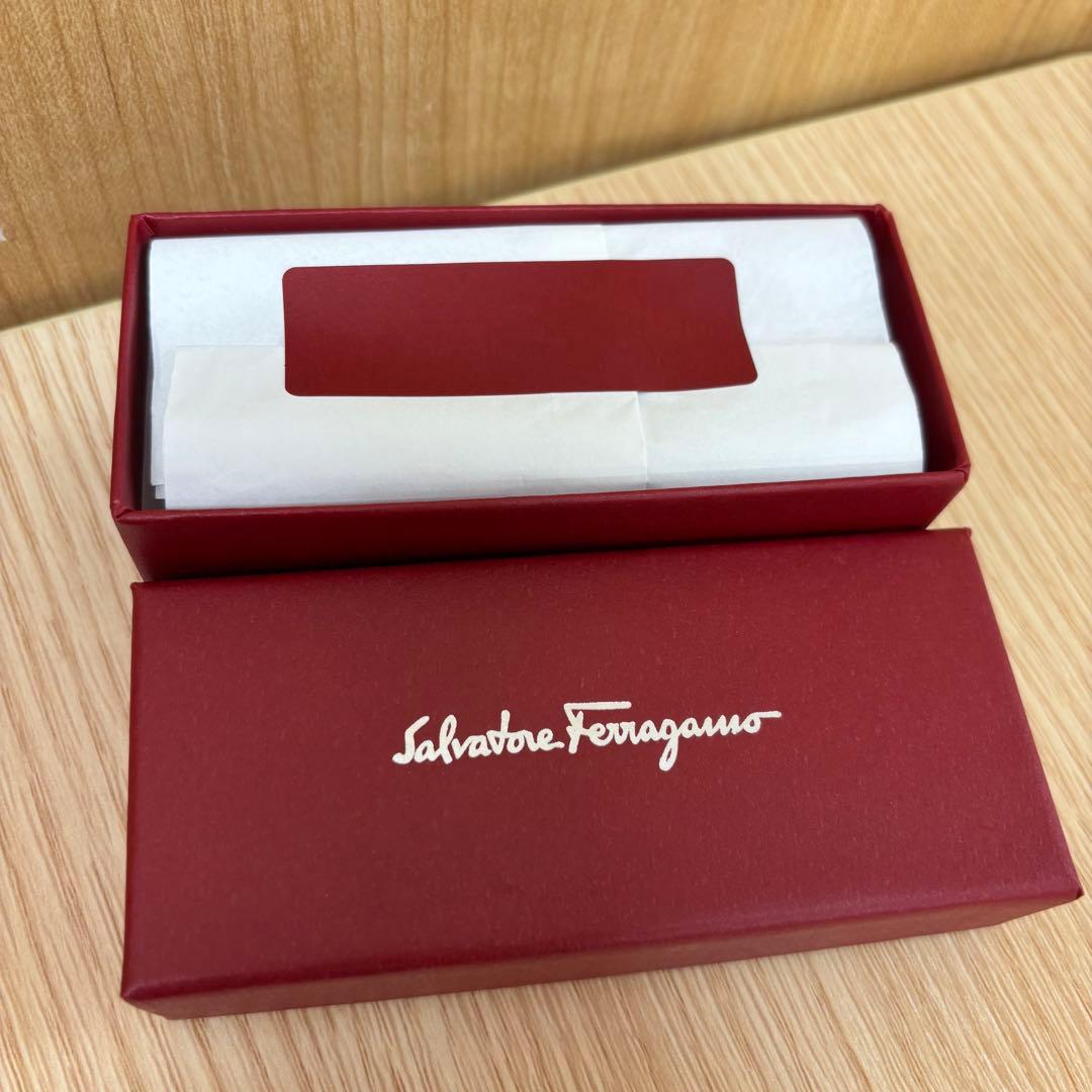 フェラガモ　バレッタ　ヴァラリボン　ピンク【箱付】