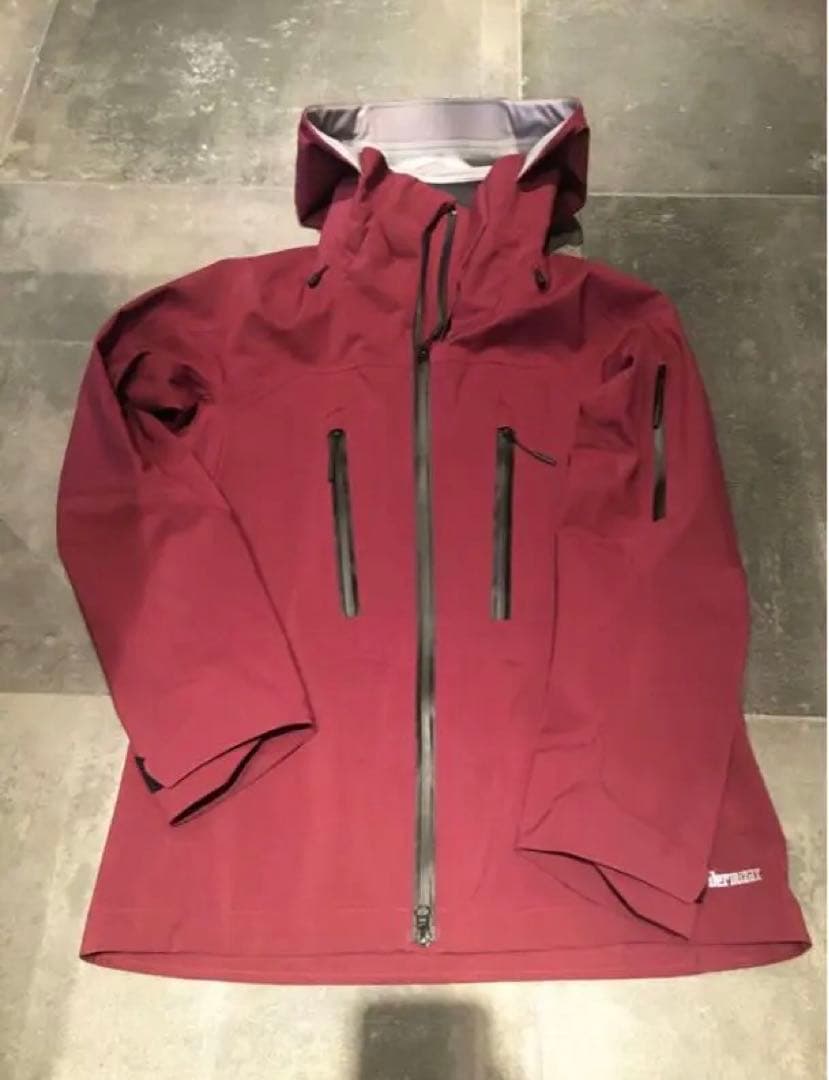 ♦【送料込み】デサント上下セット (クリーニング済み)有名プロスキーヤー御用達！