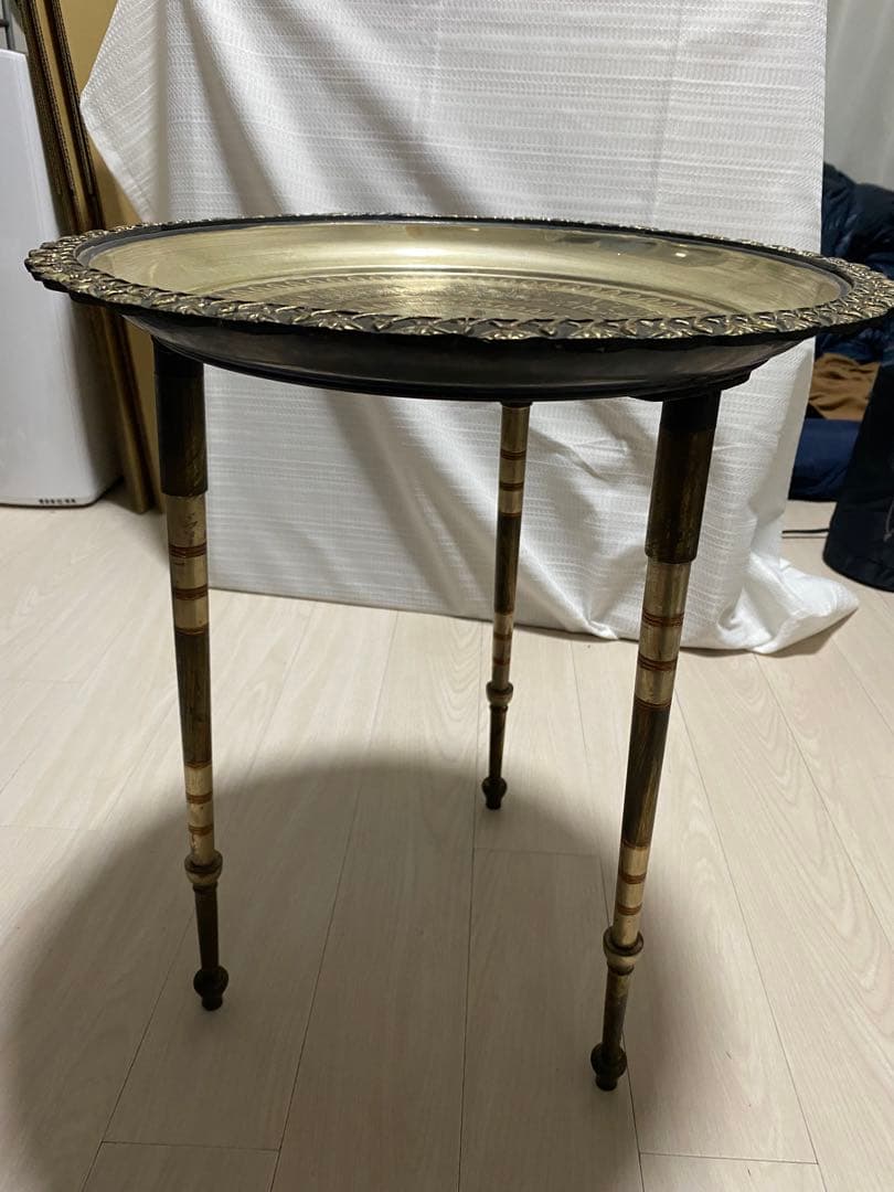 エジプト柄　サイドテーブル