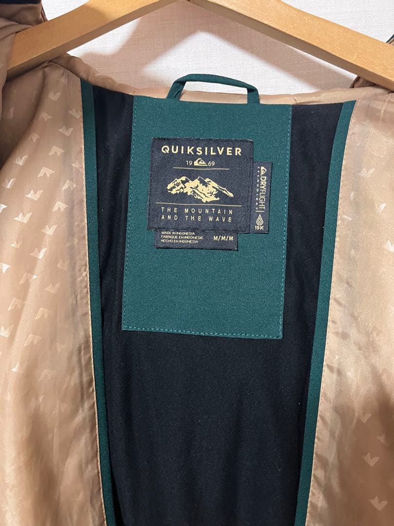 Quiksilver、airblasterスノボードウェア上下セット値下げ可