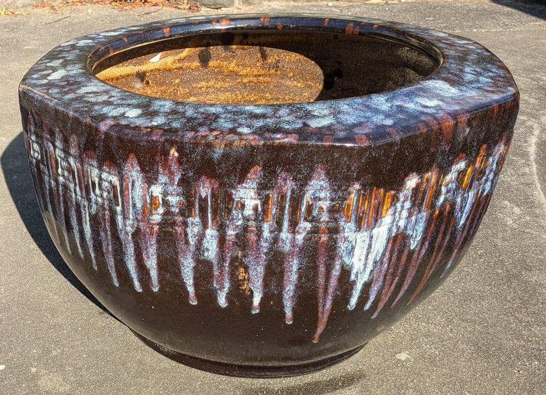 大型火鉢　青い八角形の火鉢★陶器製 直径59・内寸40.5・高さ36