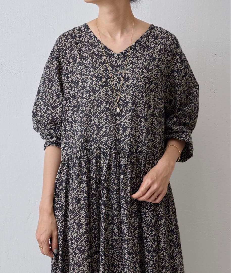 【24SS美品】定価2.3万円✴︎BEARDSLEY プリントギャザーワンピース