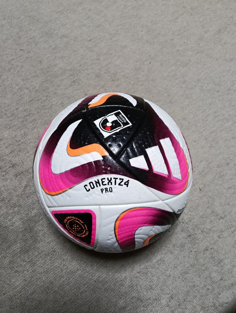 年末ちょっと値下げ　CONEXT24 PRO サッカーボール 公式試合球 中古