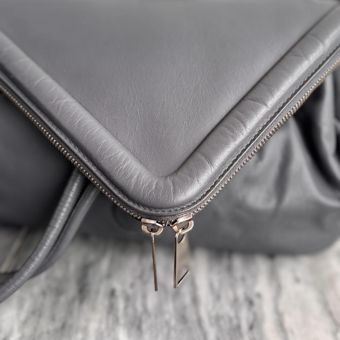 ボッテガヴェネタ ビーク ベルトバッグ ボディバッグウエストバッグ グレー