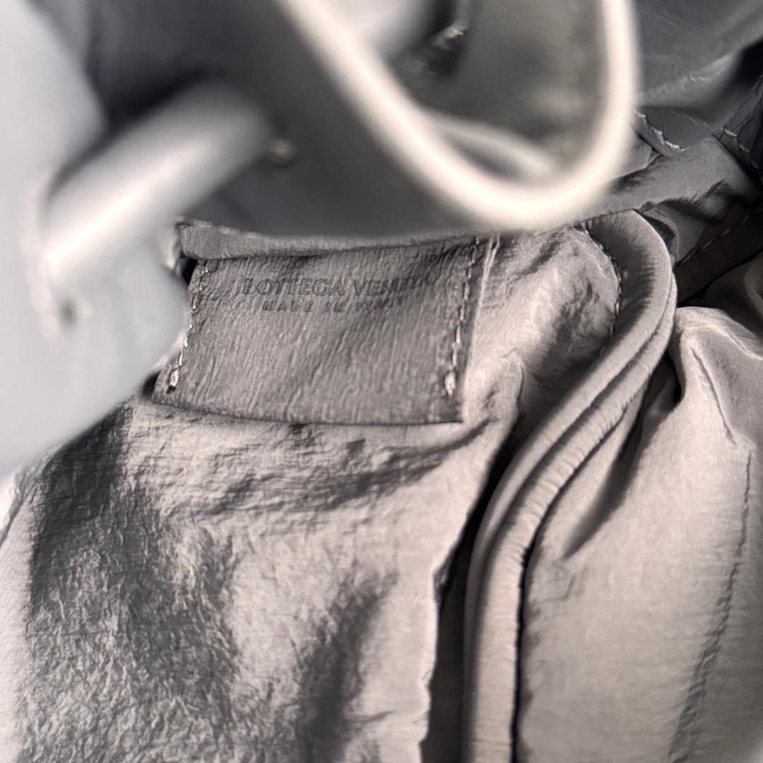 ボッテガヴェネタ ビーク ベルトバッグ ボディバッグウエストバッグ グレー