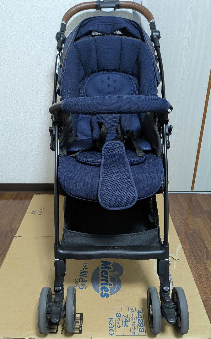【美品】アップリカ　ラクーナ ビッテ クッション　ラピス ブルー 2021年
