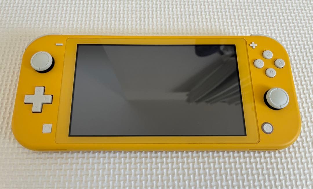Nintendo Switch lite イエロー　ケース付き