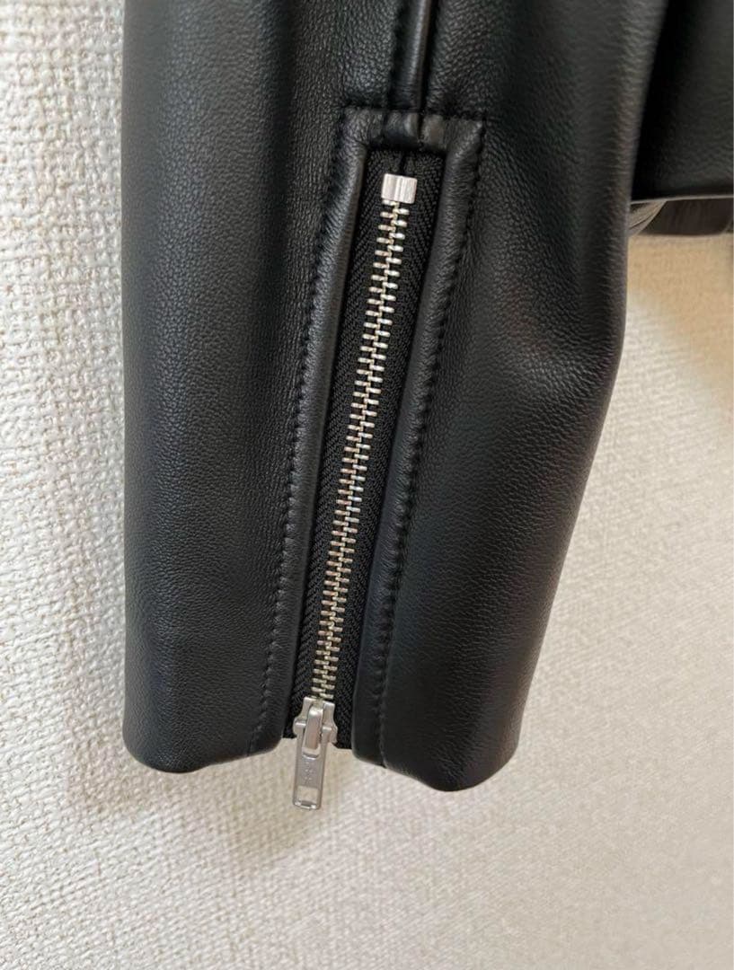 黒 レザー ライダースジャケット