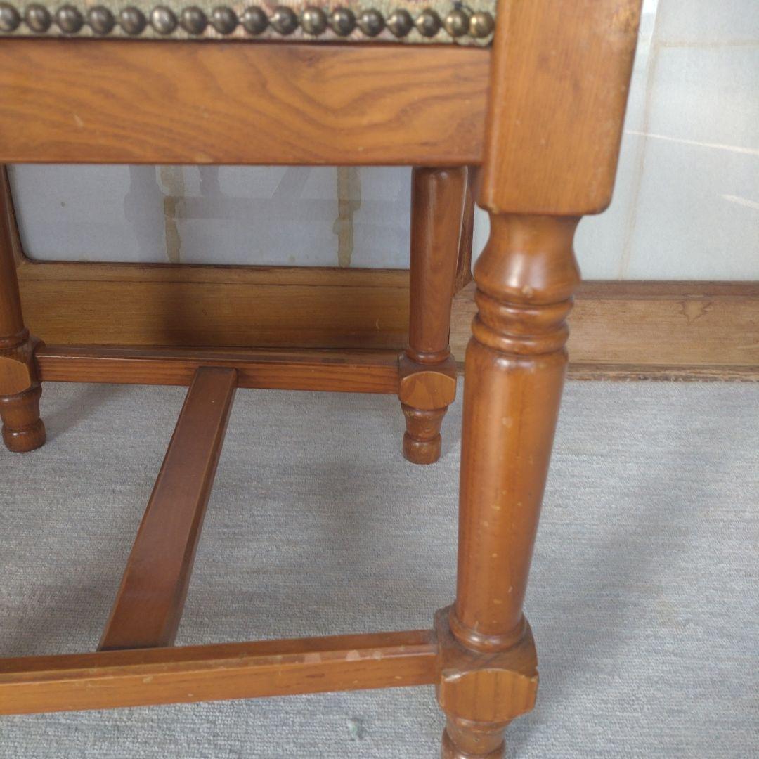 ​【英国アンティーク調】ダイニングチェア ゴブラン織 花柄 鋲打ち 木製　1/4