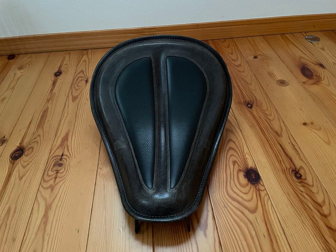 伊*祐様 ハーレー　純正　スポーツスター　サドルシート　ソロシート
