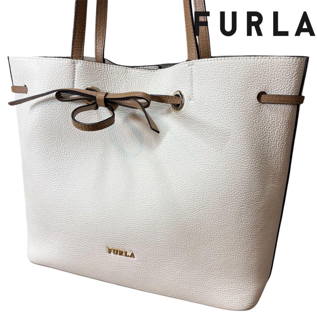 ✳︎超美品 A4サイズ✳︎フルラ トートバッグ コスタンザ ホワイト レザー 巾着