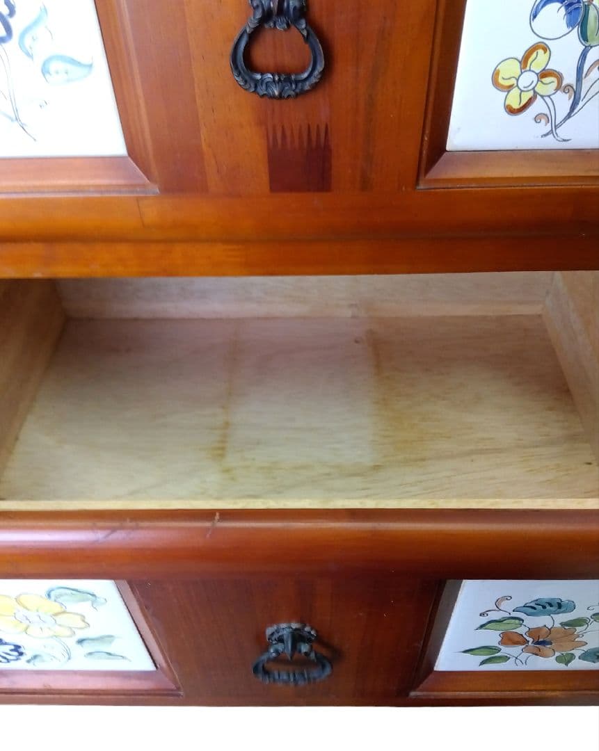 カントリー　北欧　アンティーク　タイルタンス　4段チェスト