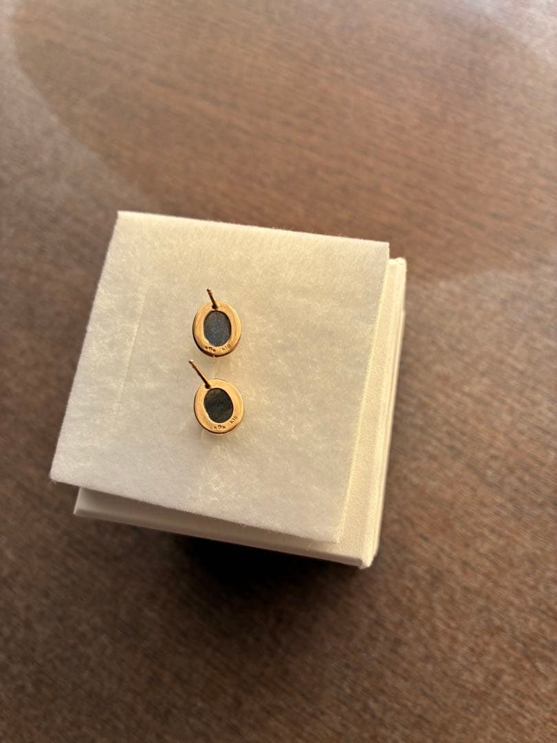 K10ブラックラブラドライト オーバルカボション スタッドピアス