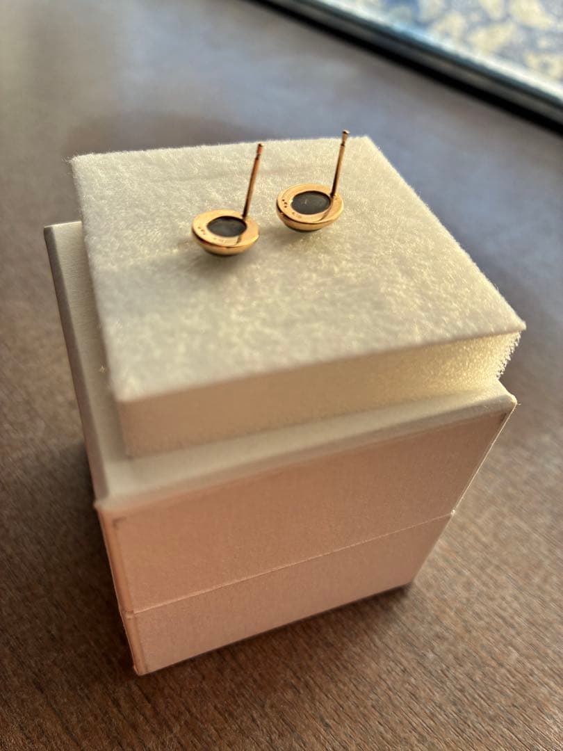 K10ブラックラブラドライト オーバルカボション スタッドピアス