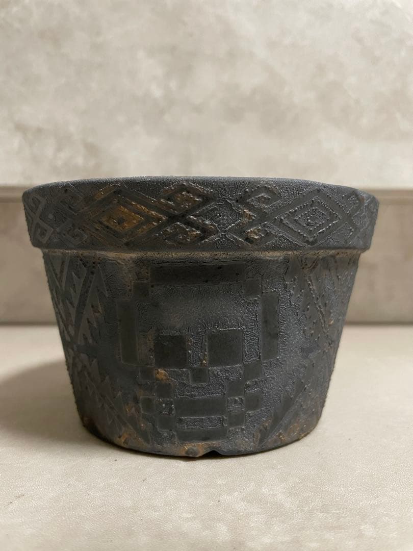 アダチマリ　ドクロ植木鉢