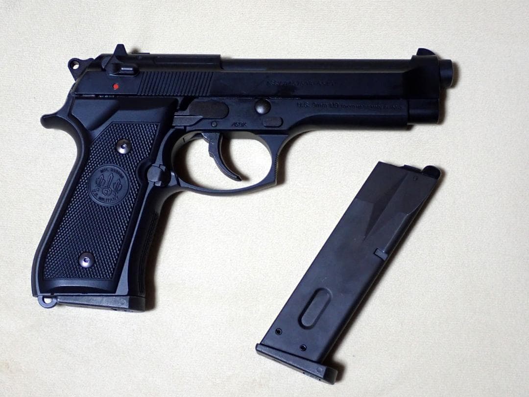 東京マルイ　ベレッタM92F　M9　ガスブローバック　予備マガジン1本付き