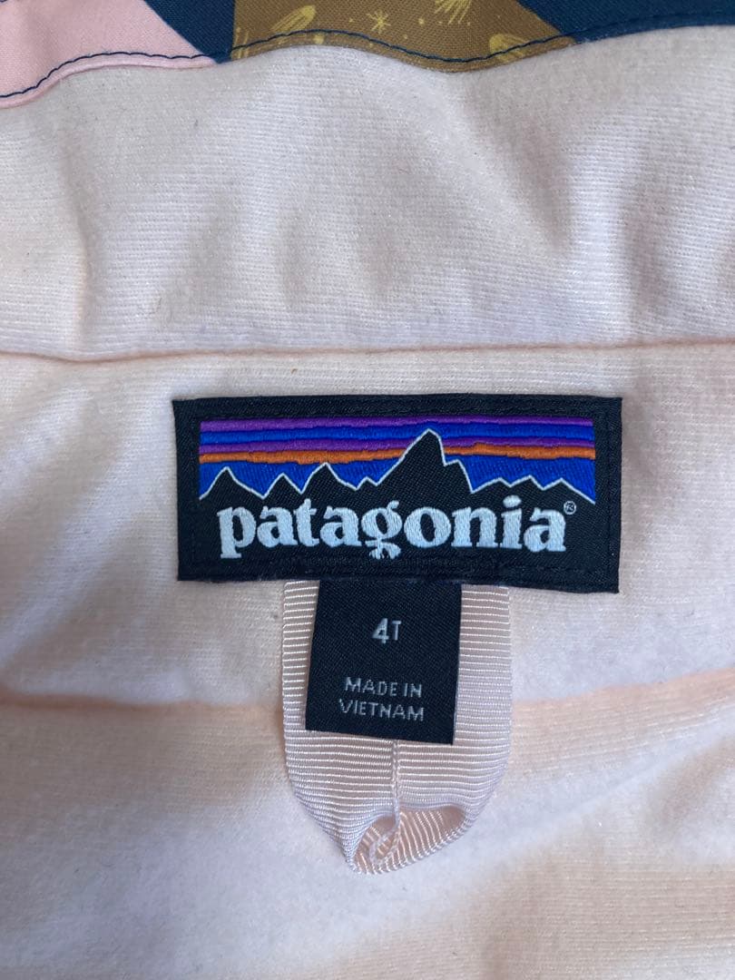 patagonia 幾何学模様 ジャケット 4T