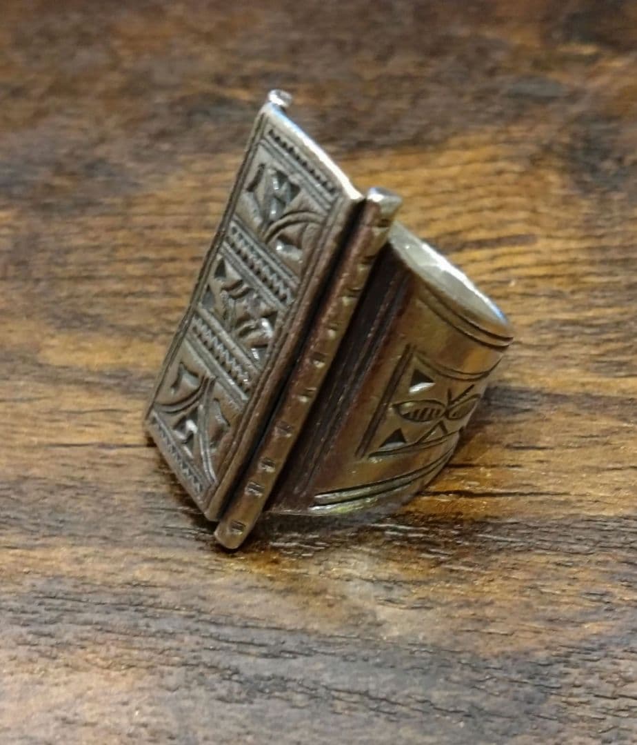 【手仕事の温もり】純度95%以上 ✨カレンシルバー 　リング ユニセックス