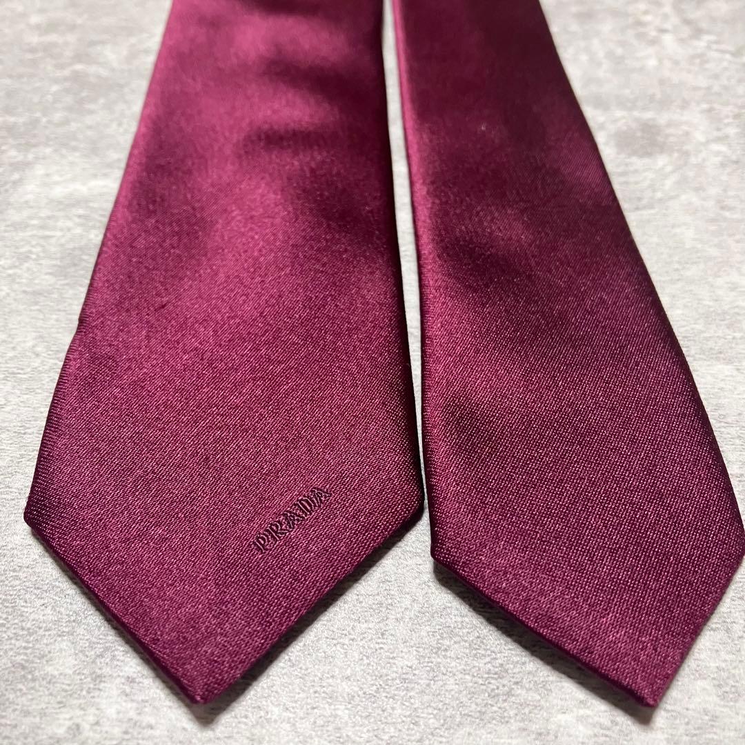美品　PRADA プラダ　ナロータイ　光沢感　ソリッド　無地　ロゴ　イタリア製