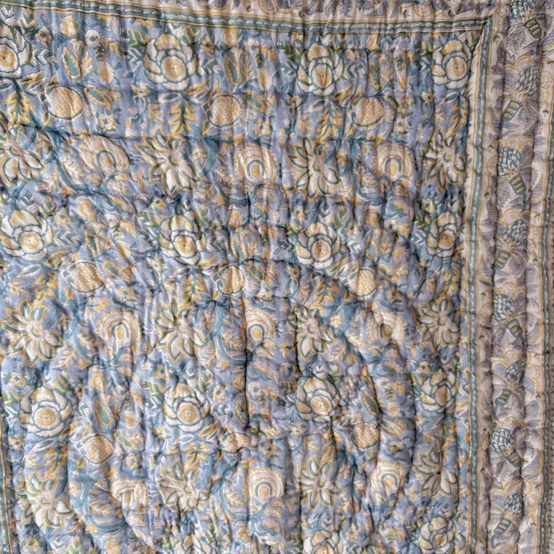 未使用※インド ブロックプリント 中綿入りベビーキルト ソフトイエロー　ラグ