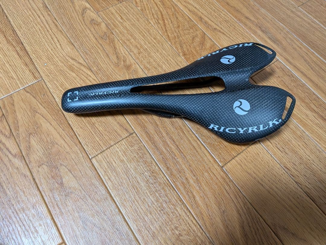RICYRLK カーボンサドル