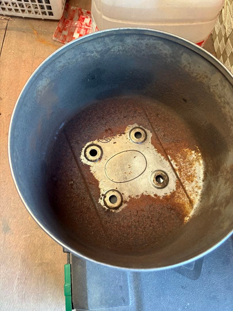 UDビックサム低床　純正リアセンターキャップ4枚