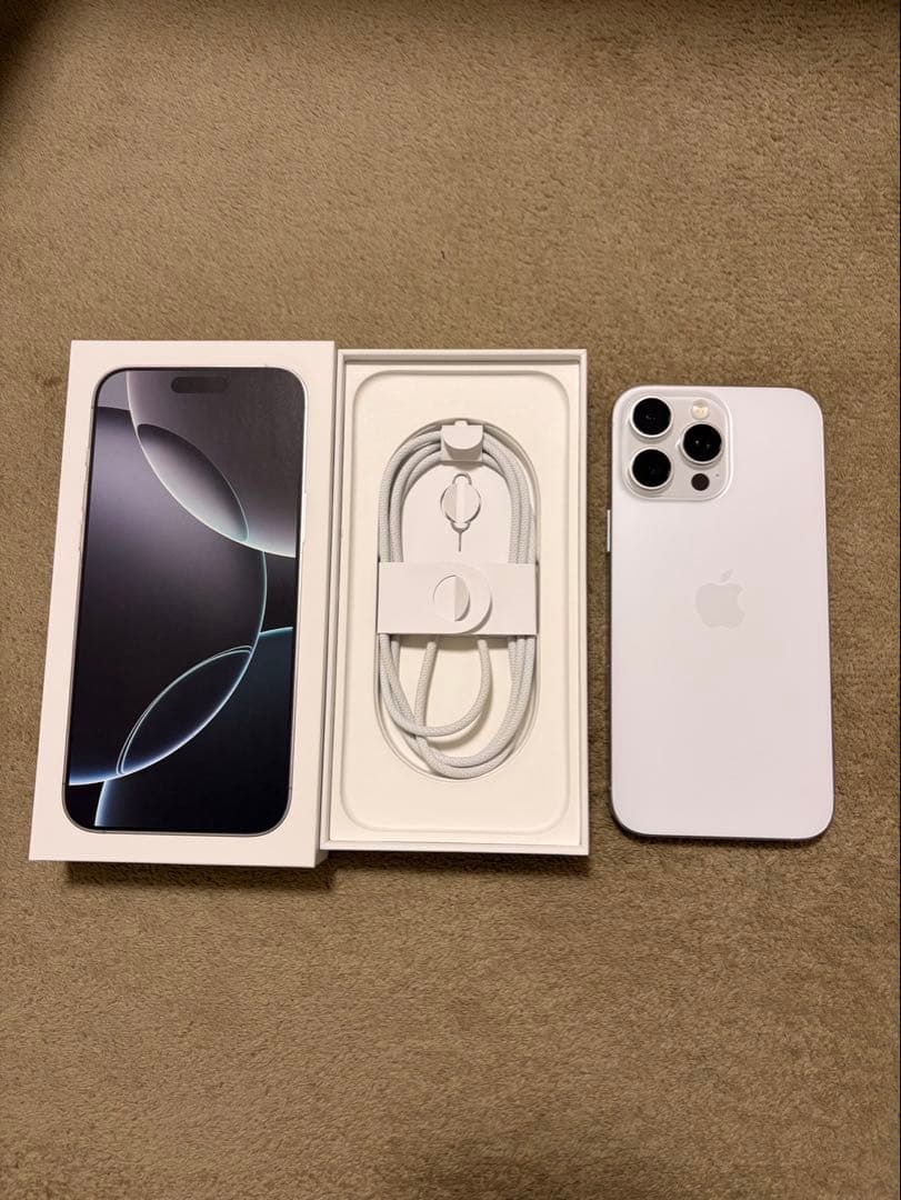 iPhone 16 Pro Max 256GB デザートチタニウム 美品