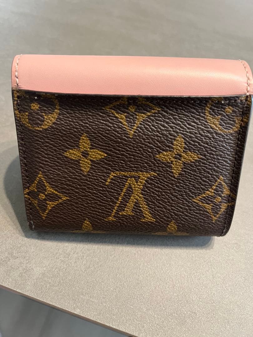 ルイヴィトン モノグラム ポルトフォイユ ゾエ三つ折り財布 ローズバレリーヌ