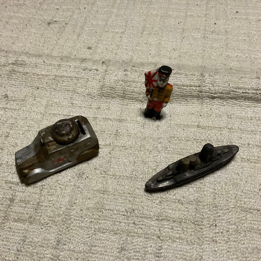 陶器製　兵隊　軍艦、戦車　昭和戦時中　昭和レトロ。年代不明？