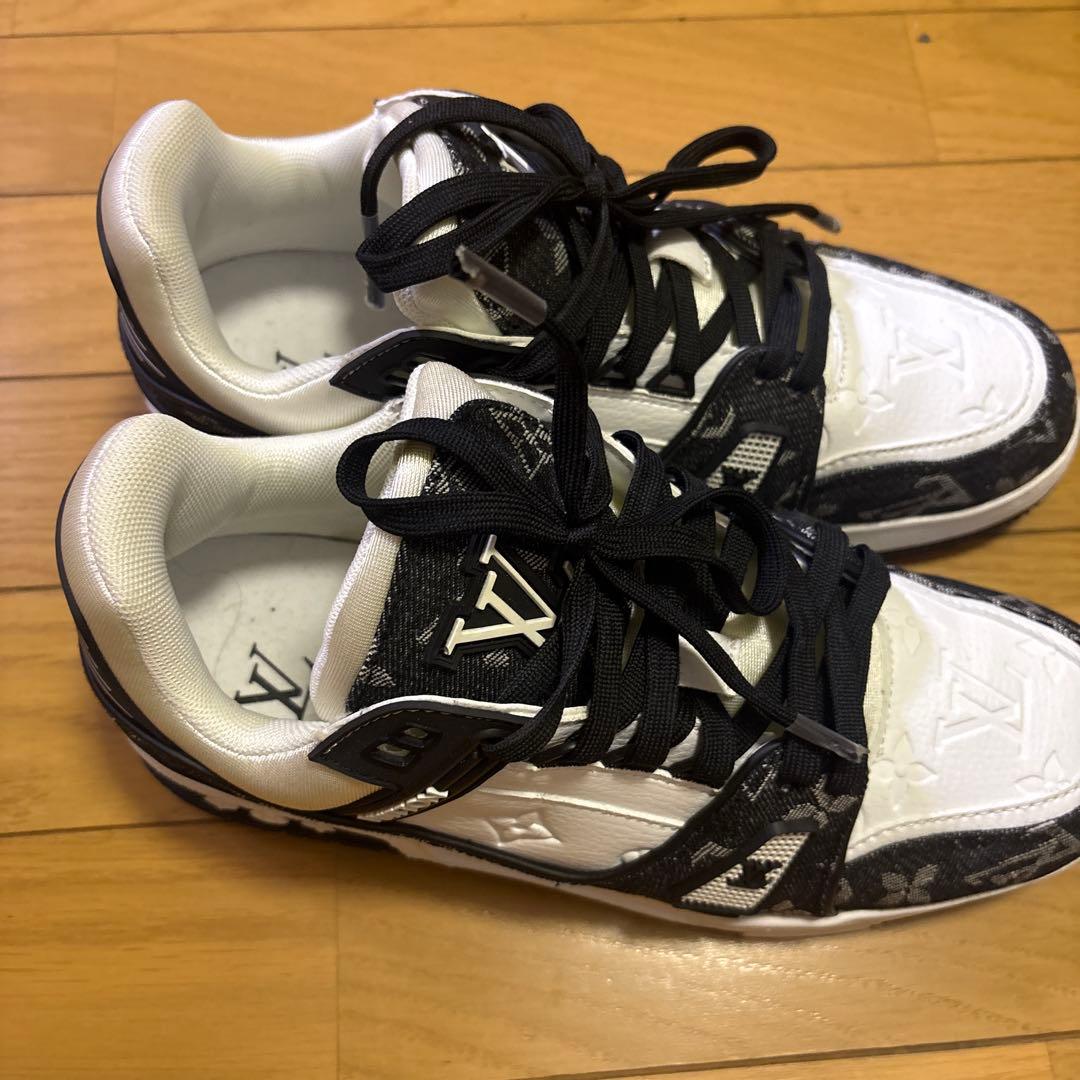 Louis Vuitton スニーカー ホワイト/ブラック