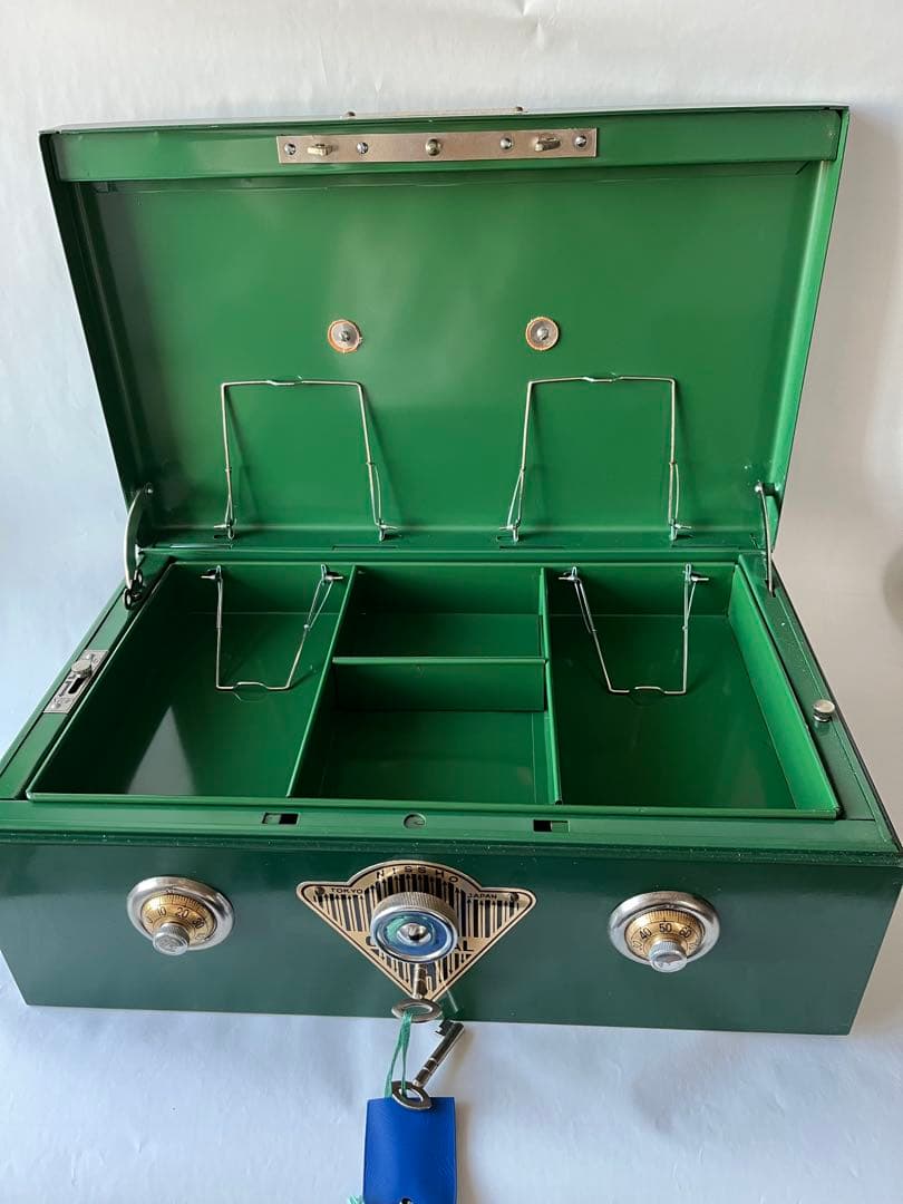 タイムセール‼️ 美品　大型　手持ち金庫【未使用品】ベル音機能あり