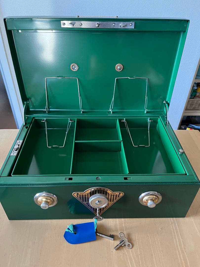 タイムセール‼️ 美品　大型　手持ち金庫【未使用品】ベル音機能あり