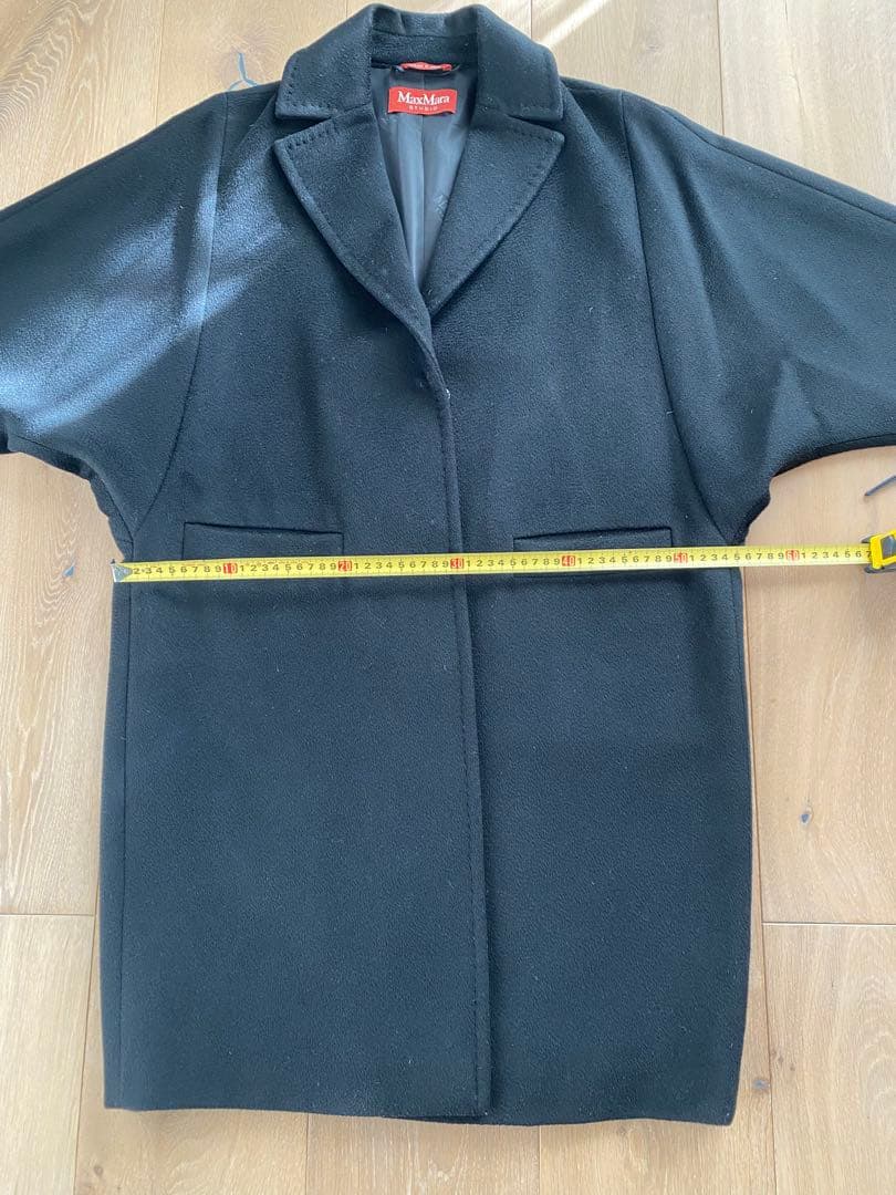 美品　MaxMaraStudioバージンウールコート　黒