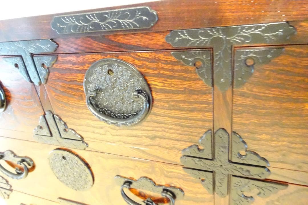 岩屋堂箪笥　菊幸　チェスト　伝統工芸　民芸家具　欅材　拭漆塗　南部鉄器金具　美品