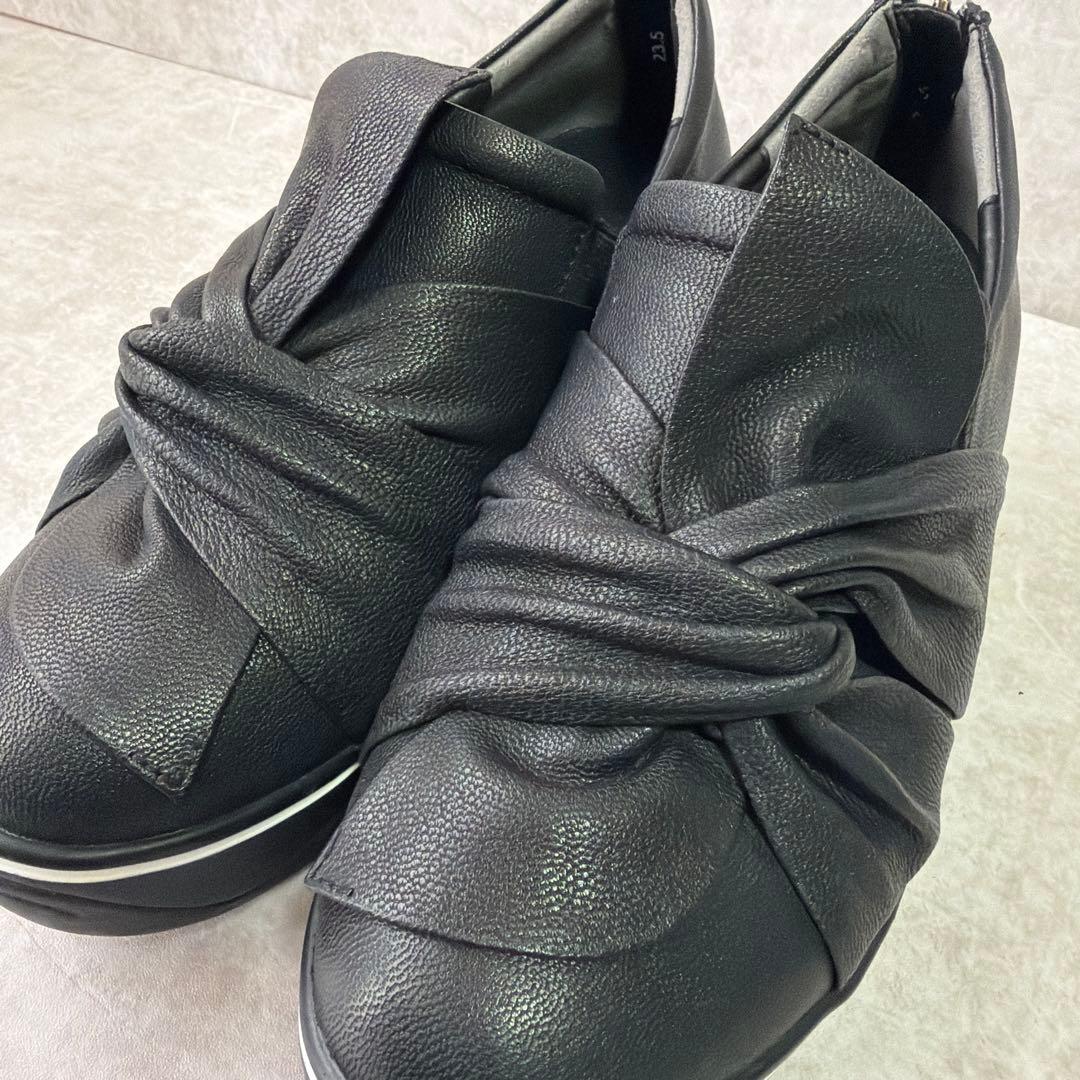 t.b センソユニコ シューズ 黒 23㎝ ねじれデザイン スニーカー 厚底