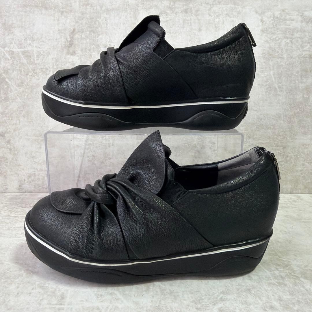 t.b センソユニコ シューズ 黒 23㎝ ねじれデザイン スニーカー 厚底