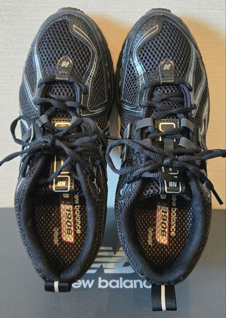 New Balance 1906R ブラック
