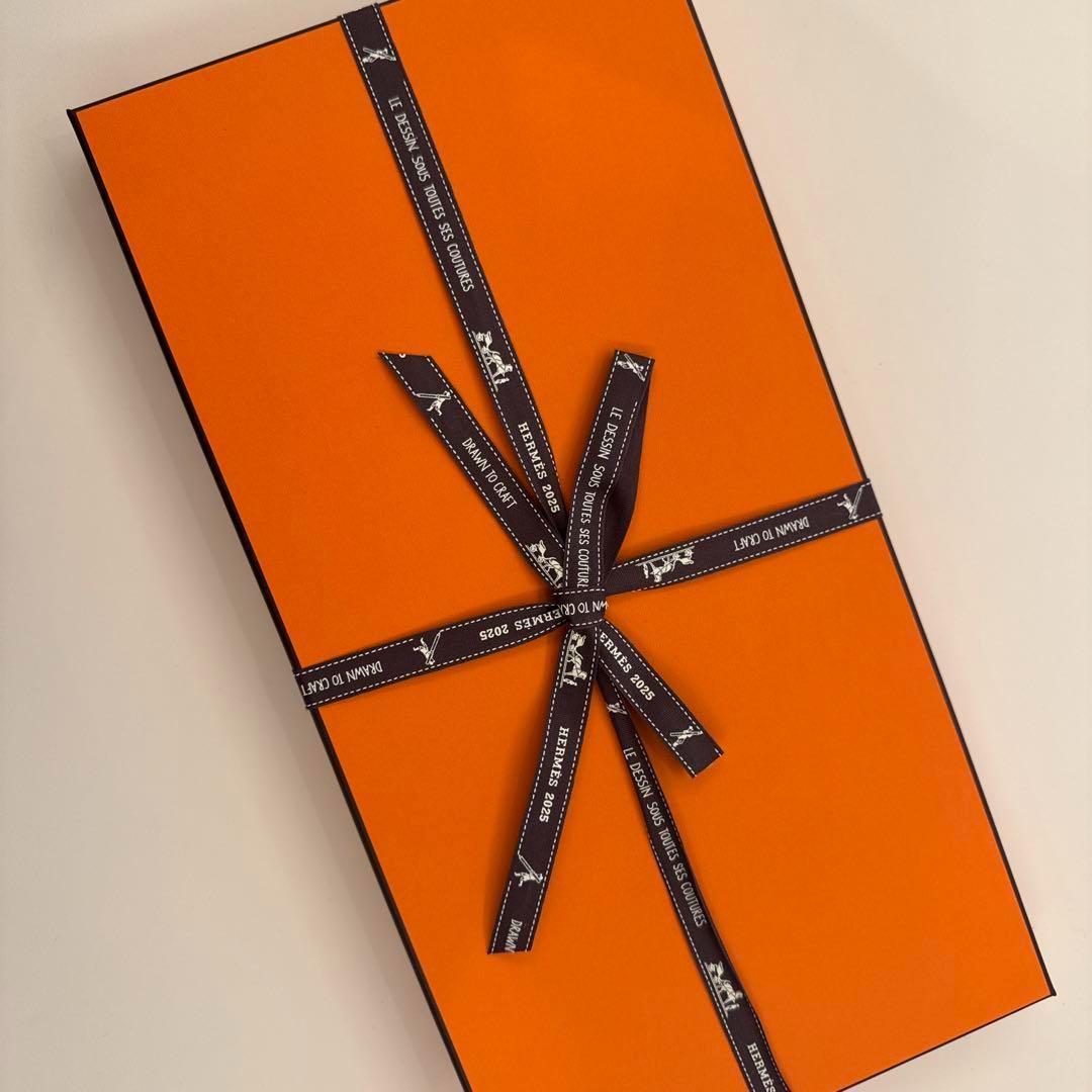 新品　2025AW　エルメス　カシシル140　シュヴァルドゥクールバンダナ　白黒