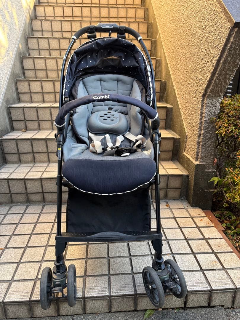 Combi 折りたたみベビーカー スゴカルa 4キャス　Light ネイビー